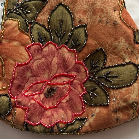 Vintage beaded Floral Handbag - Picture 6 of 6